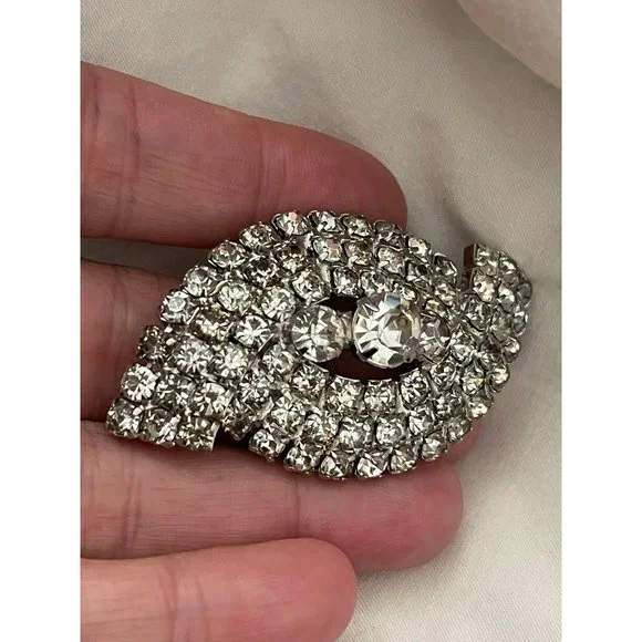 Vintage Rhinestone Encrusted Brooch and 2 Pairs Rhinestone/Bead Clip-on Earrings - Picture 6 of 12